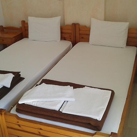 Pension Kyriakos ปลาเกียส ภายนอก รูปภาพ