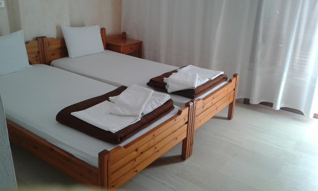 Pension Kyriakos ปลาเกียส ภายนอก รูปภาพ
